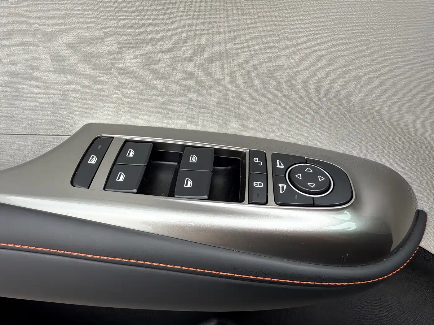 BYD Dolphin 2021 Model 405km Fashion Edition фото 17