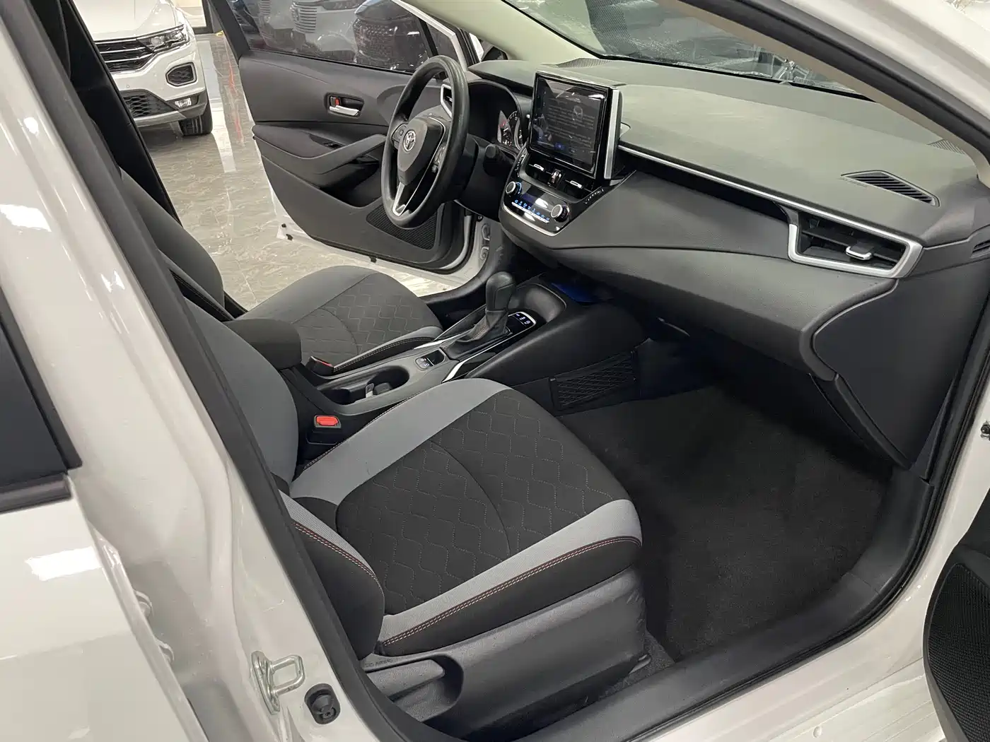 Toyota Corolla 2021 1.2T S-CVT Elite PLUS Edition фото 7