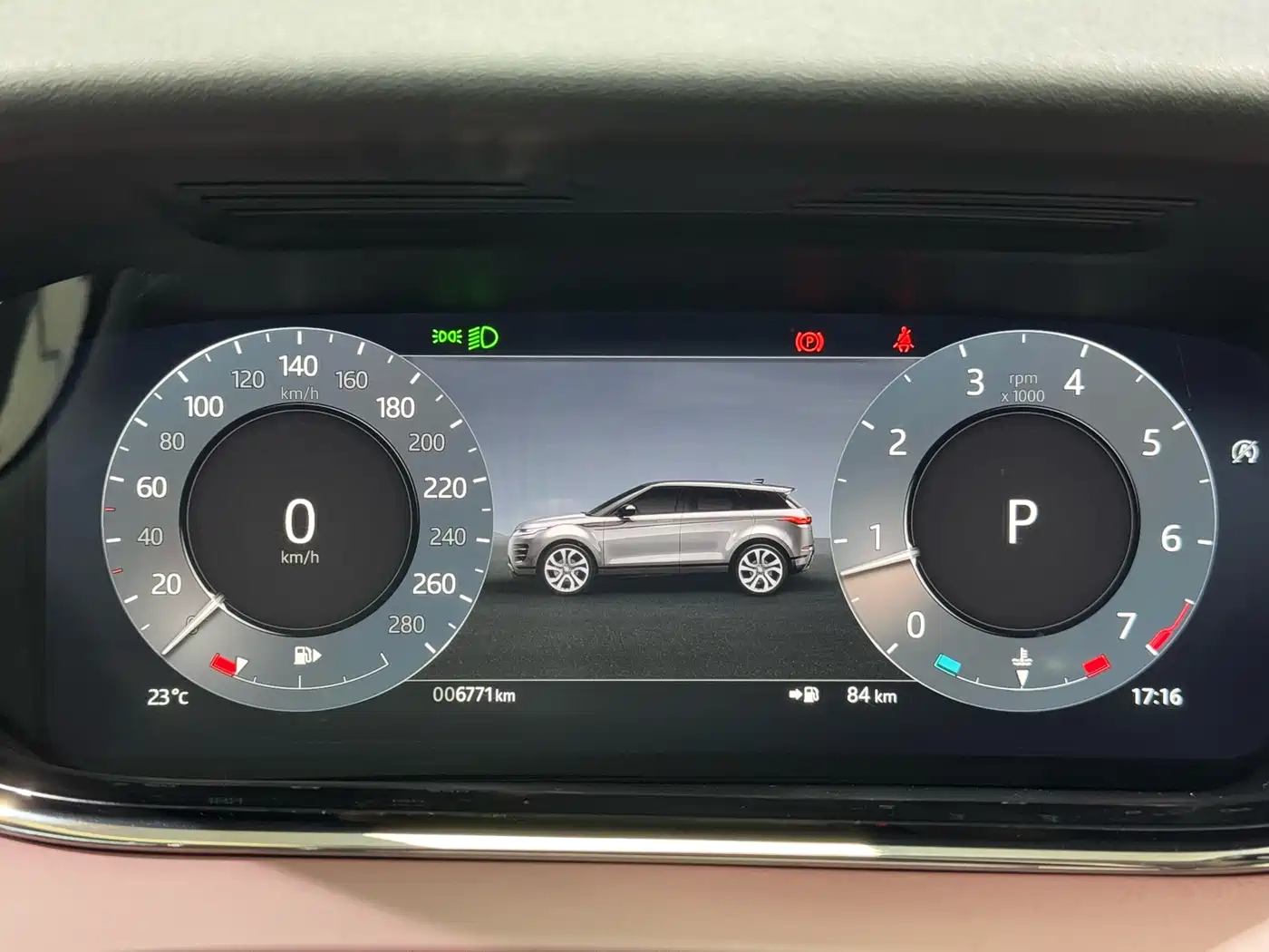 Land Rover Range Rover Evoque 2023 Range Rover Evoque L 249PS Luxury Edition фото 10