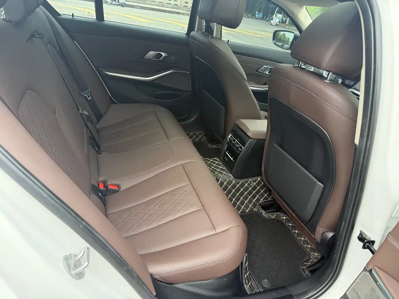 BMW 3 Series 2022 Facelift 325i M Sport Shadow Edition фото 18