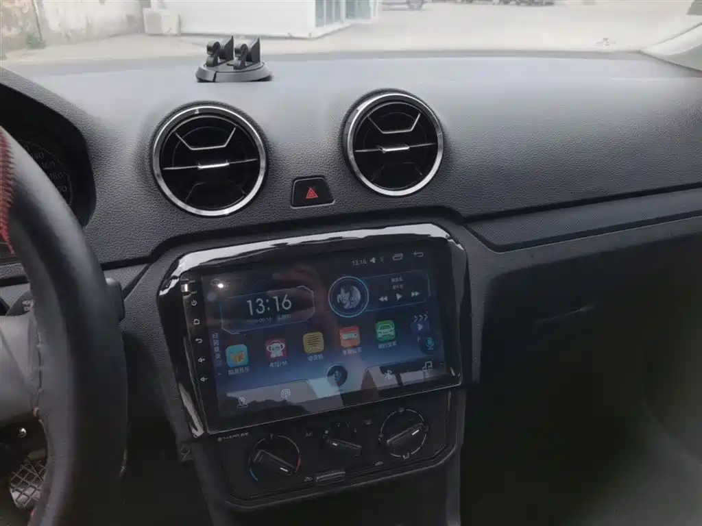 Volkswagen Jetta 2019 Dream Edition 1.4L Manual Fashion фото 9