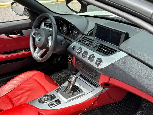 BMW Z4 2012 sDrive20i Leading фото 5
