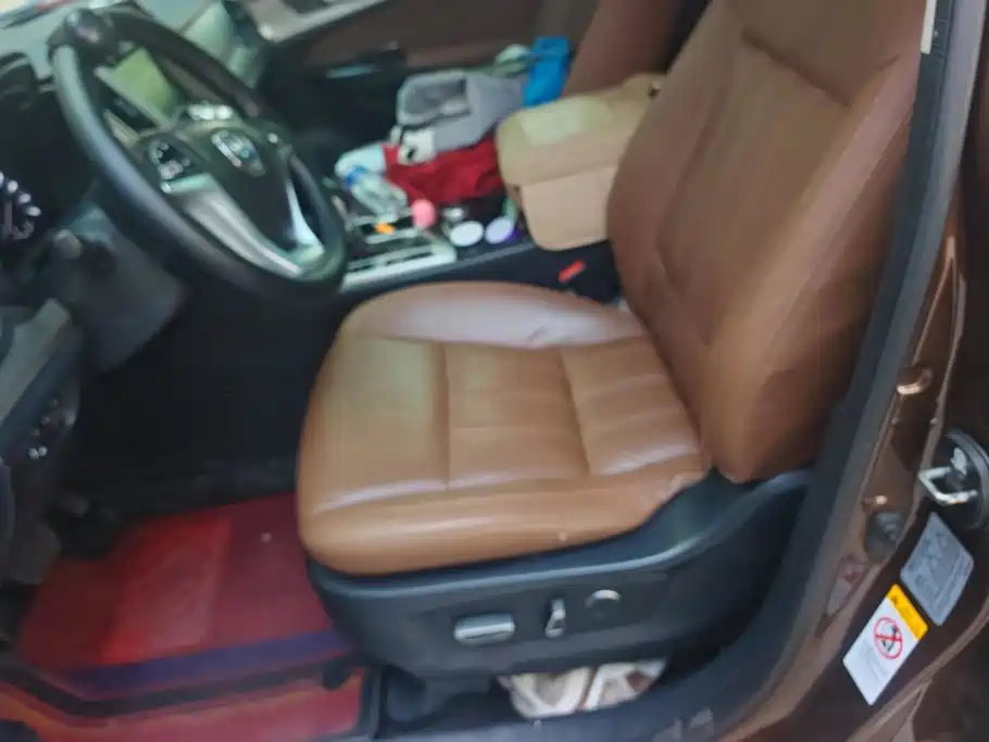 Фото 9 - Changan CS95