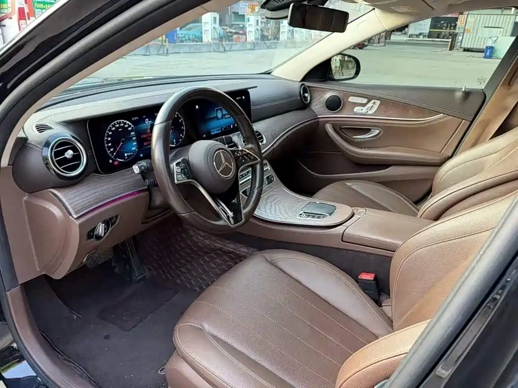 Mercedes-Benz E-Class 2022 E 300 L Fashion фото 3