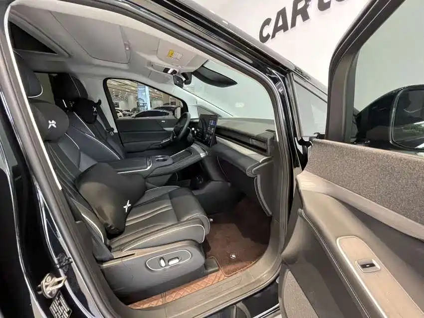 XPeng X9 2024 640 AWD High Performance Max фото 13