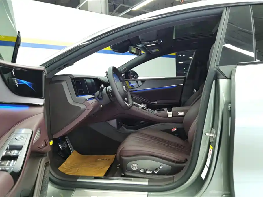 Denza Z9GT 2024 Model 1100 AWD Max Edition фото 9