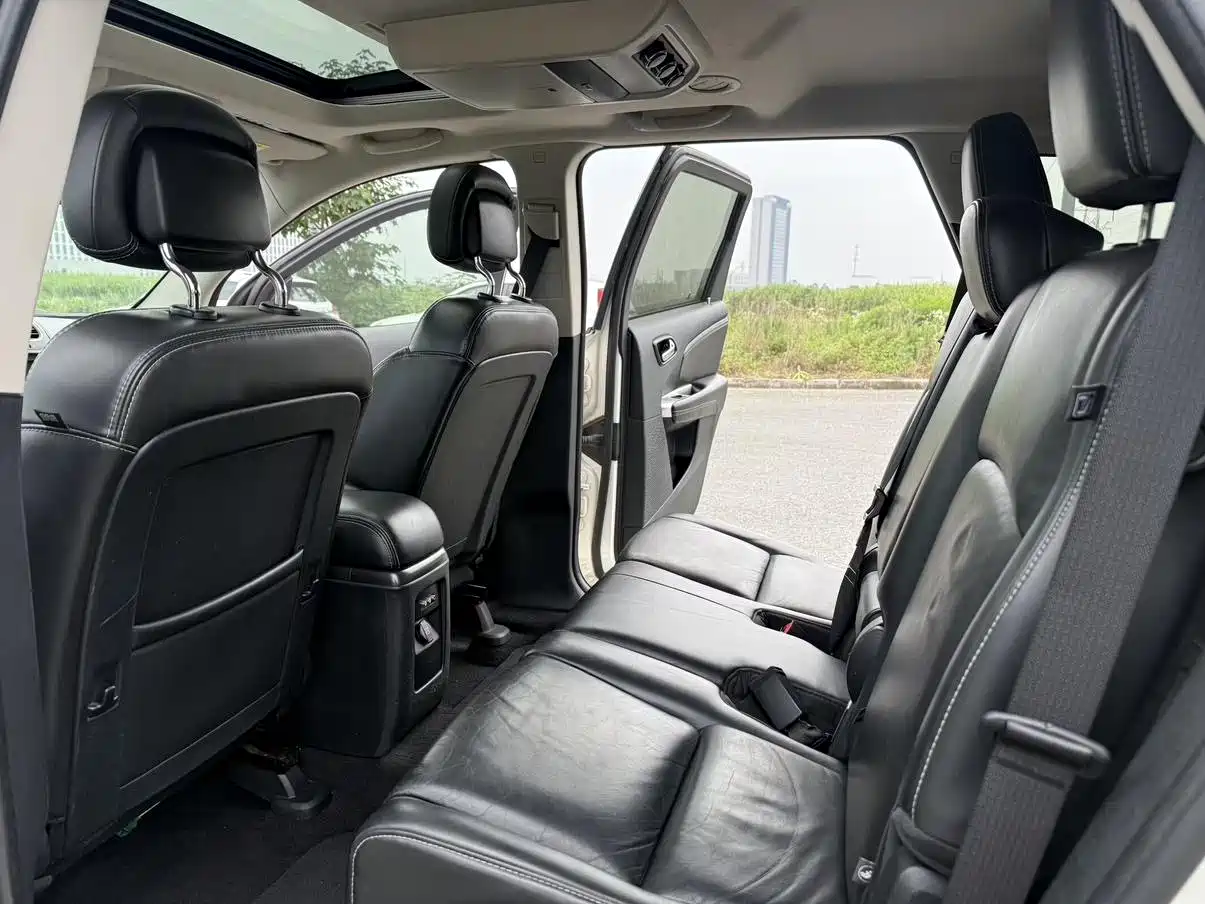 Dodge Journey 2015 2013 Model 2.4L 2WD Premium Edition