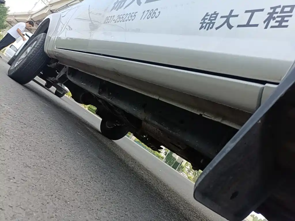 Dongfeng Ruiqi 2023 2023 2.4T Diesel 2WD Startup Long Cargo Box YCY24165-61