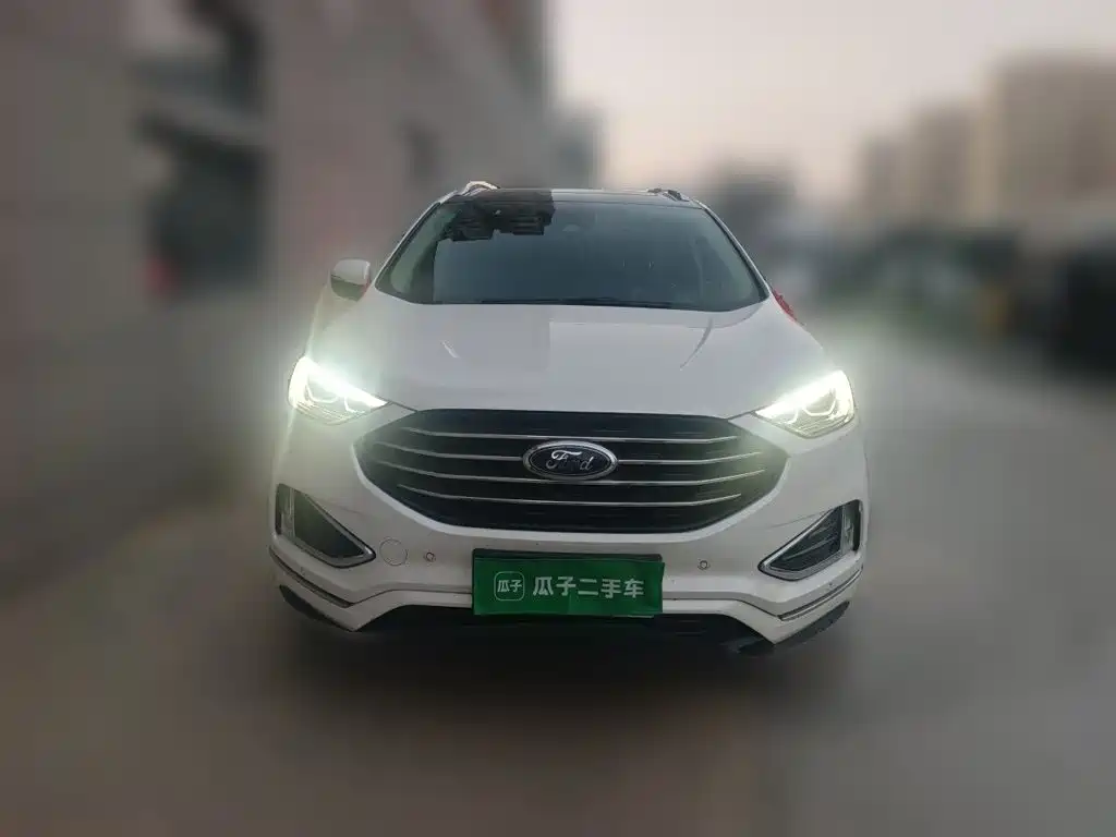 Фото 2 - Ford Edge