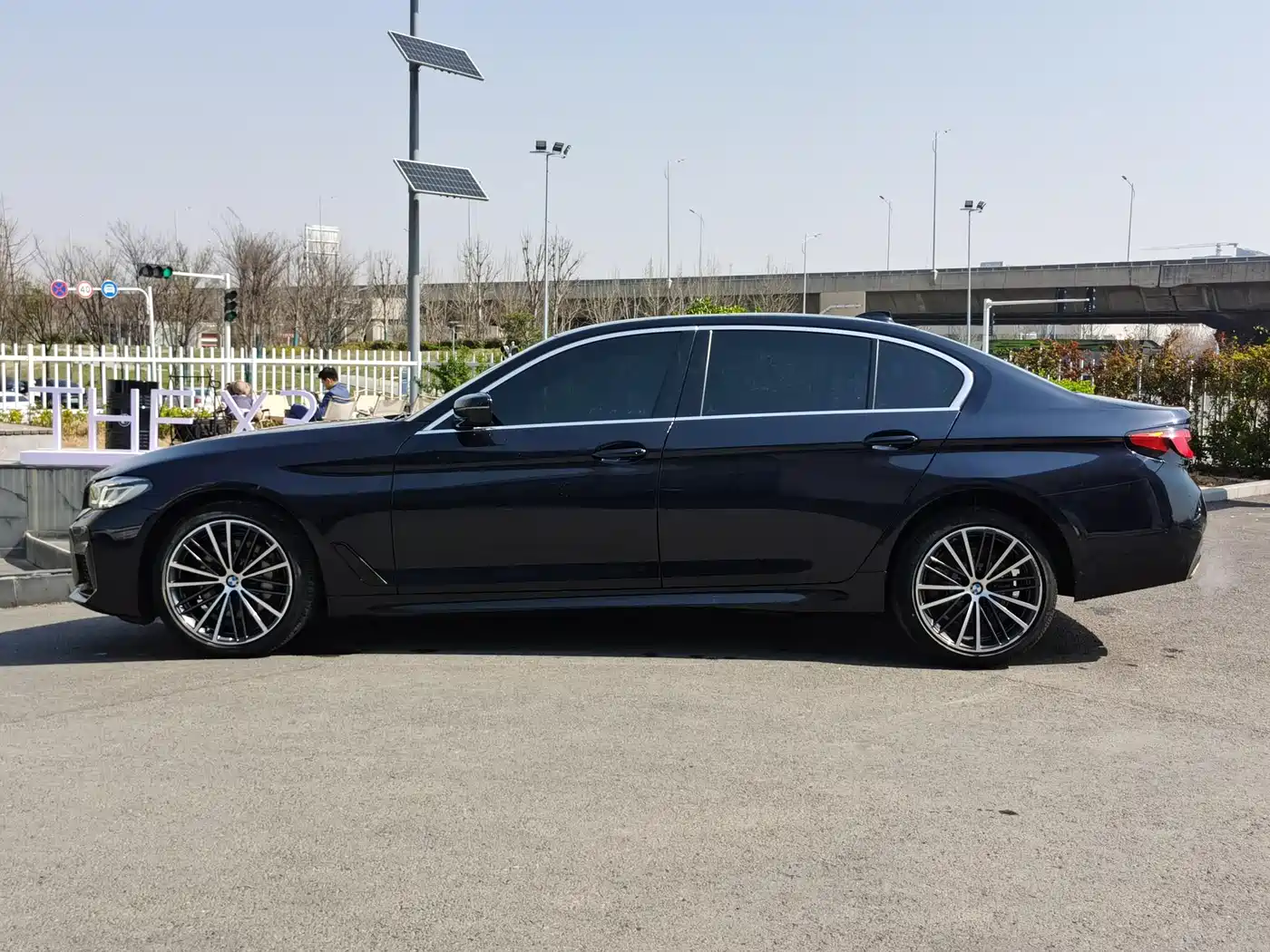 BMW 5 Series 2022 Facelift 530Li Leading M Sport Package фото 4
