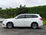صورة 4 - Mitsubishi Outlander