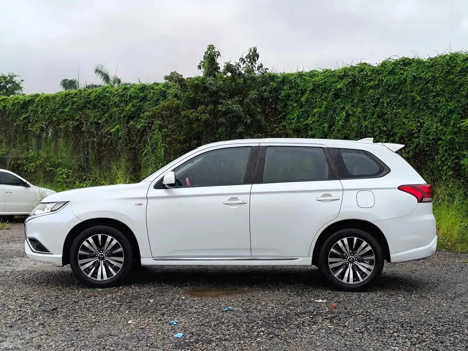 صورة 4 - Mitsubishi Outlander