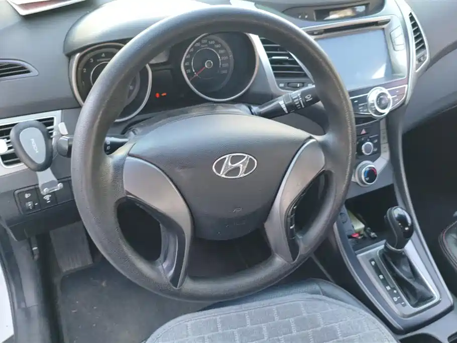 Hyundai Langdong 2015 1.6L Auto Trend фото 15