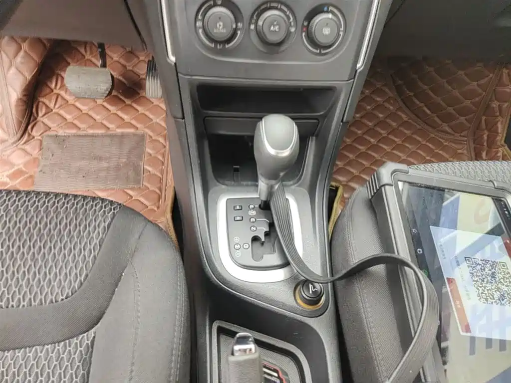 Peugeot 308 2014 Model Joy Edition Classic 1.6L Automatic Superior Style фото 14