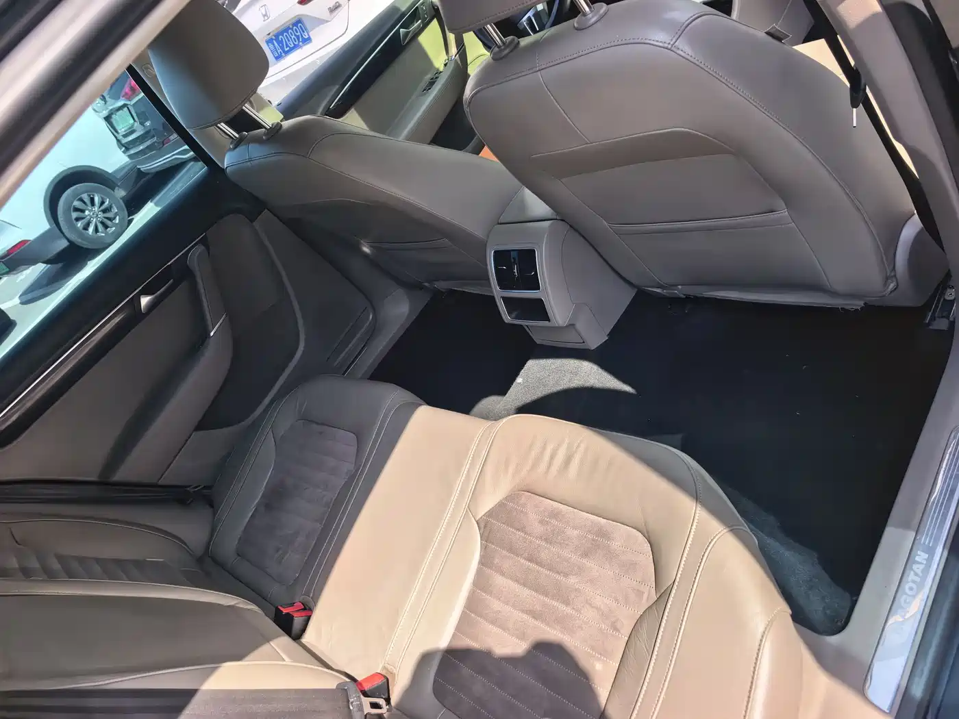 Volkswagen Magotan 2015 1.8TSI Luxury фото 9