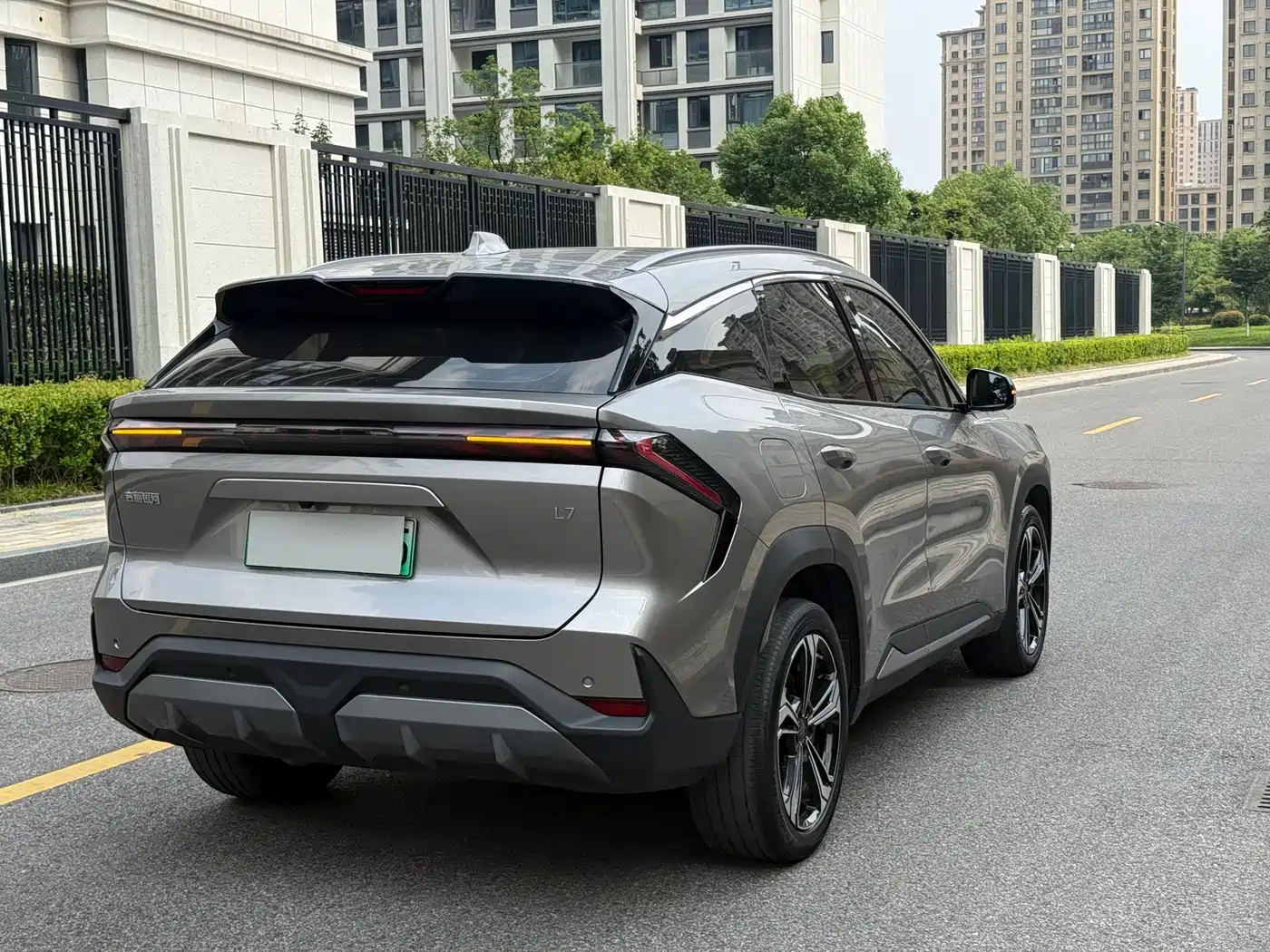 Geely Galaxy Galaxy L7 2024 1.5T 115km MAX Soaring Dragon Edition фото 6