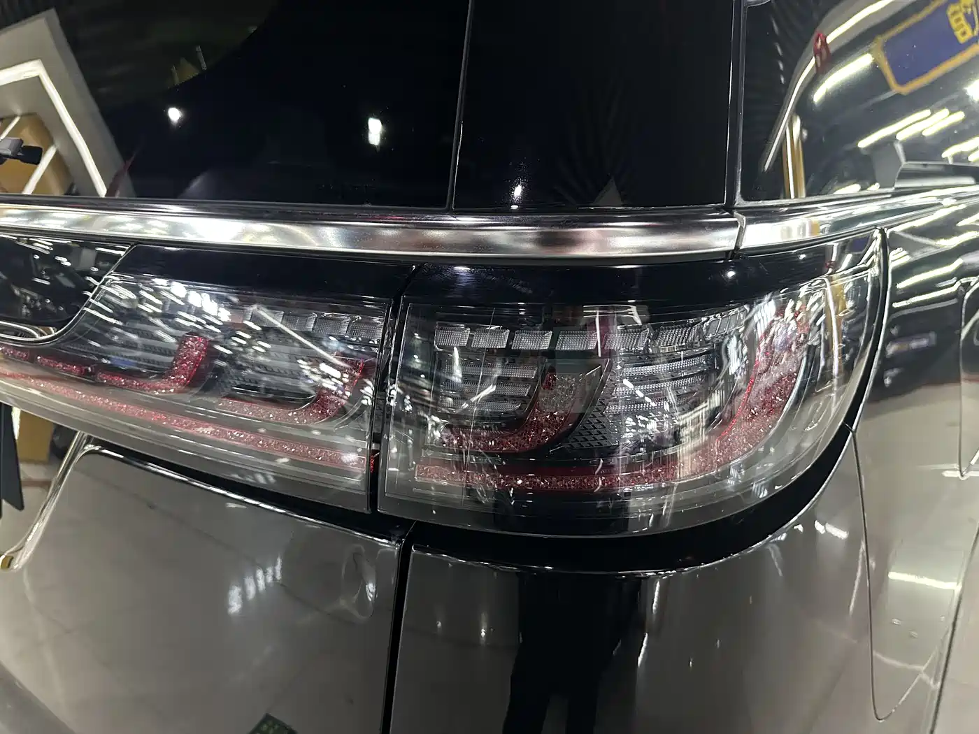 Voyah Auto Voyah Dreamer 2025 PHEV AWD Flagship Kunpeng Edition фото 15