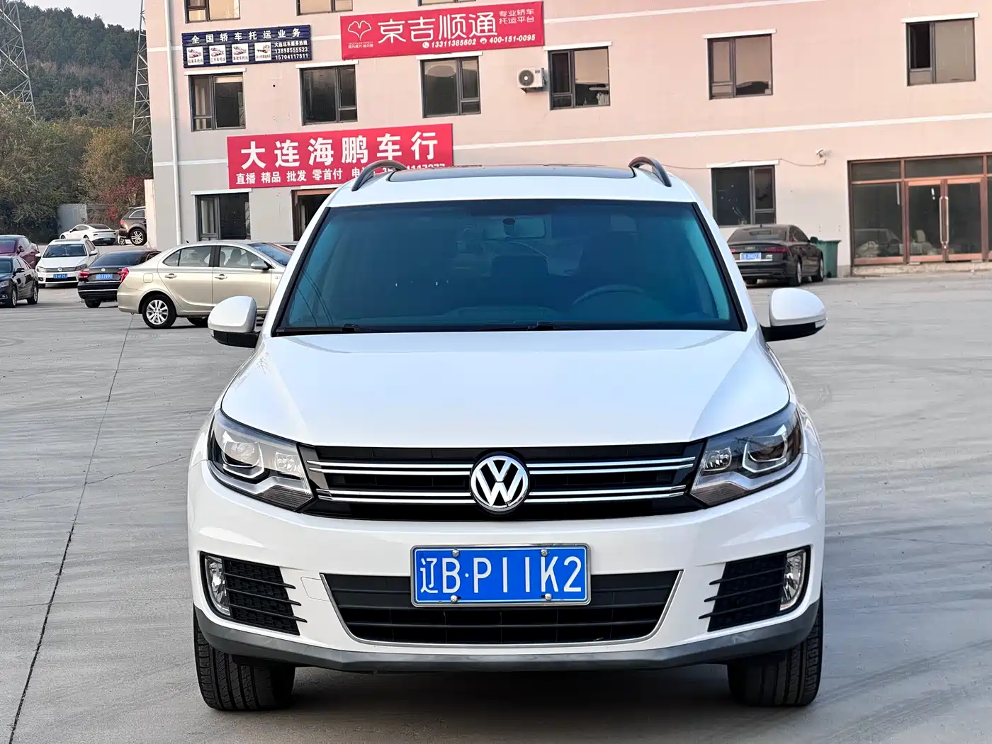 VOLKSWAGEN TIGUAN
