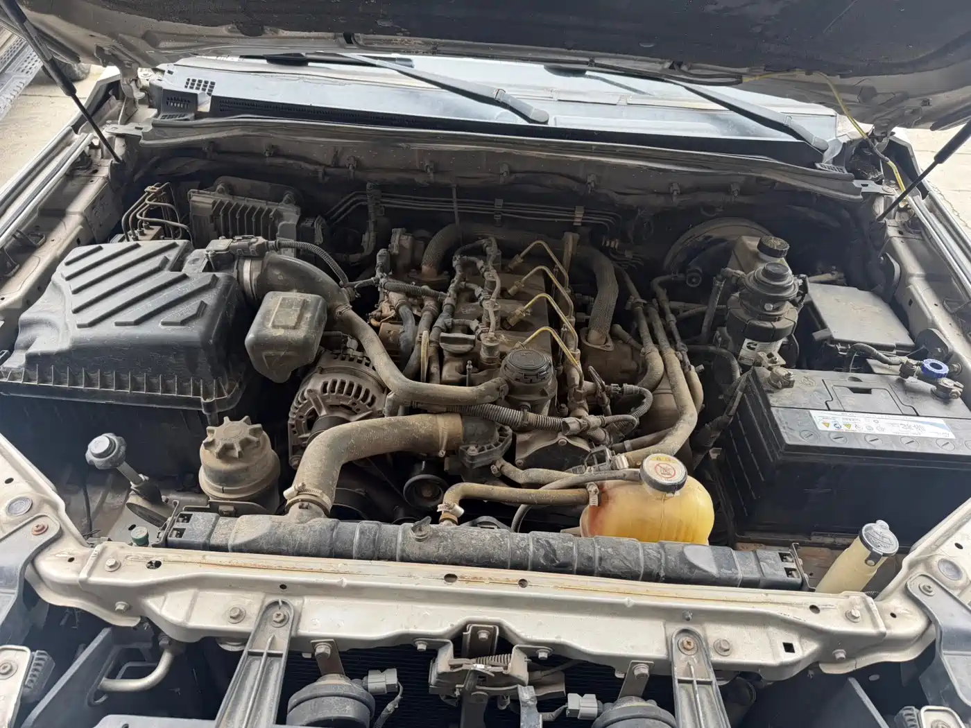 Foton Savana 2015 2015 2.8T Manual 4WD Diesel Luxury 5-seater