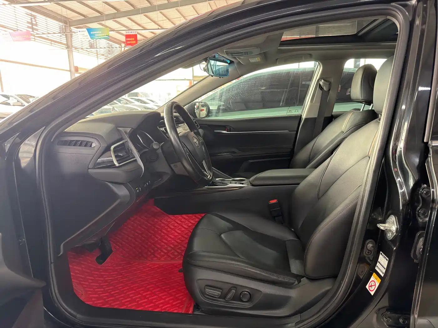 Toyota Camry 2018 2.5G Luxury Edition фото 6