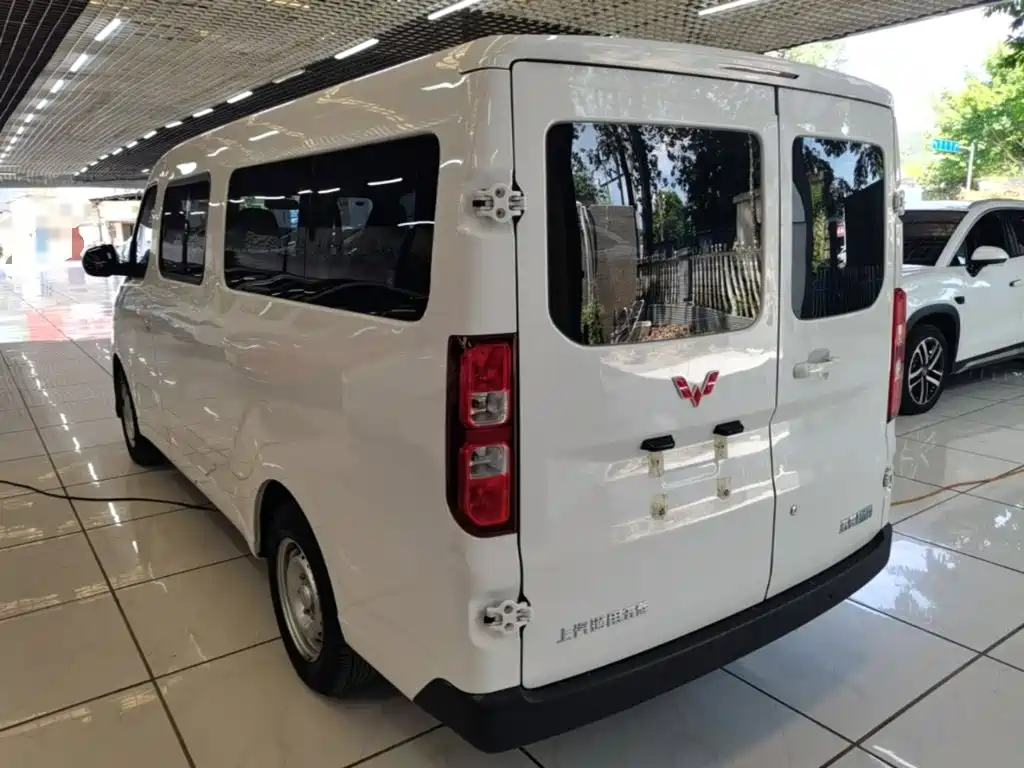 Wuling Motors Wuling Yangguang 2025 2024 300KM Comfort Bus Version 75kW