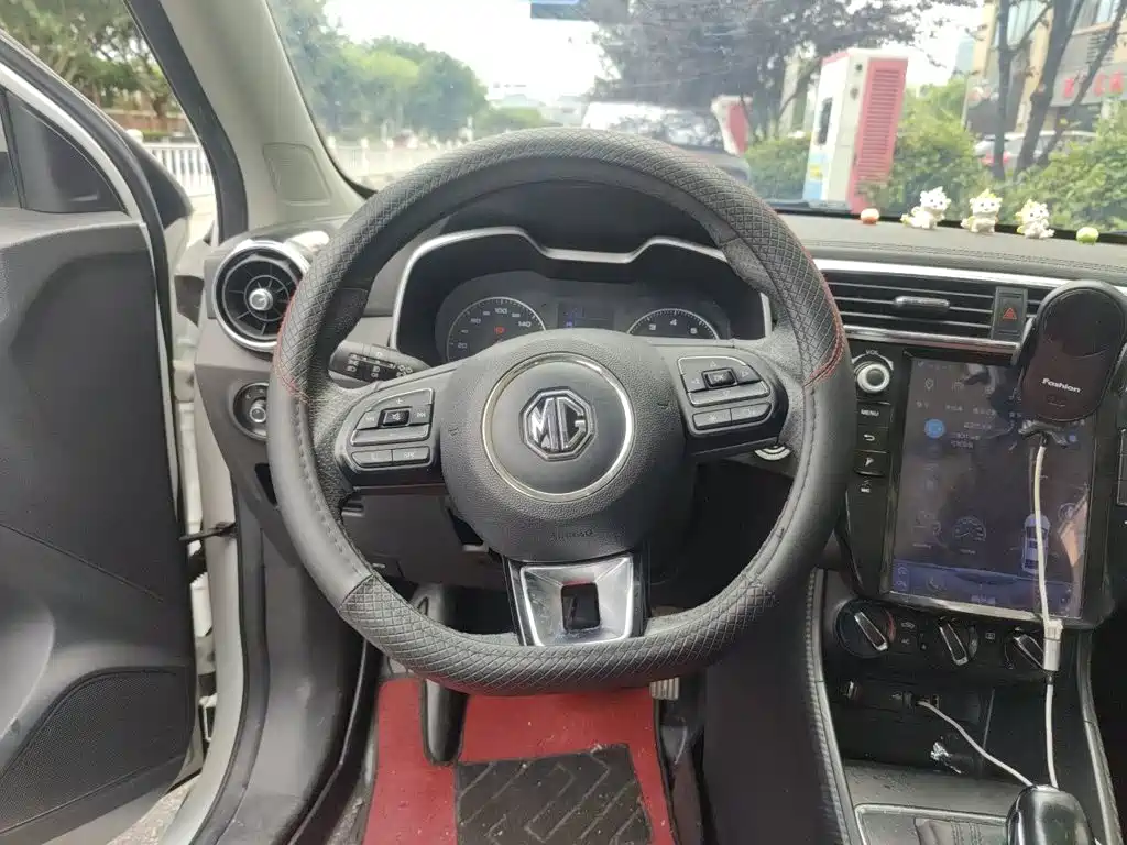 Фото 3 - MG ZS