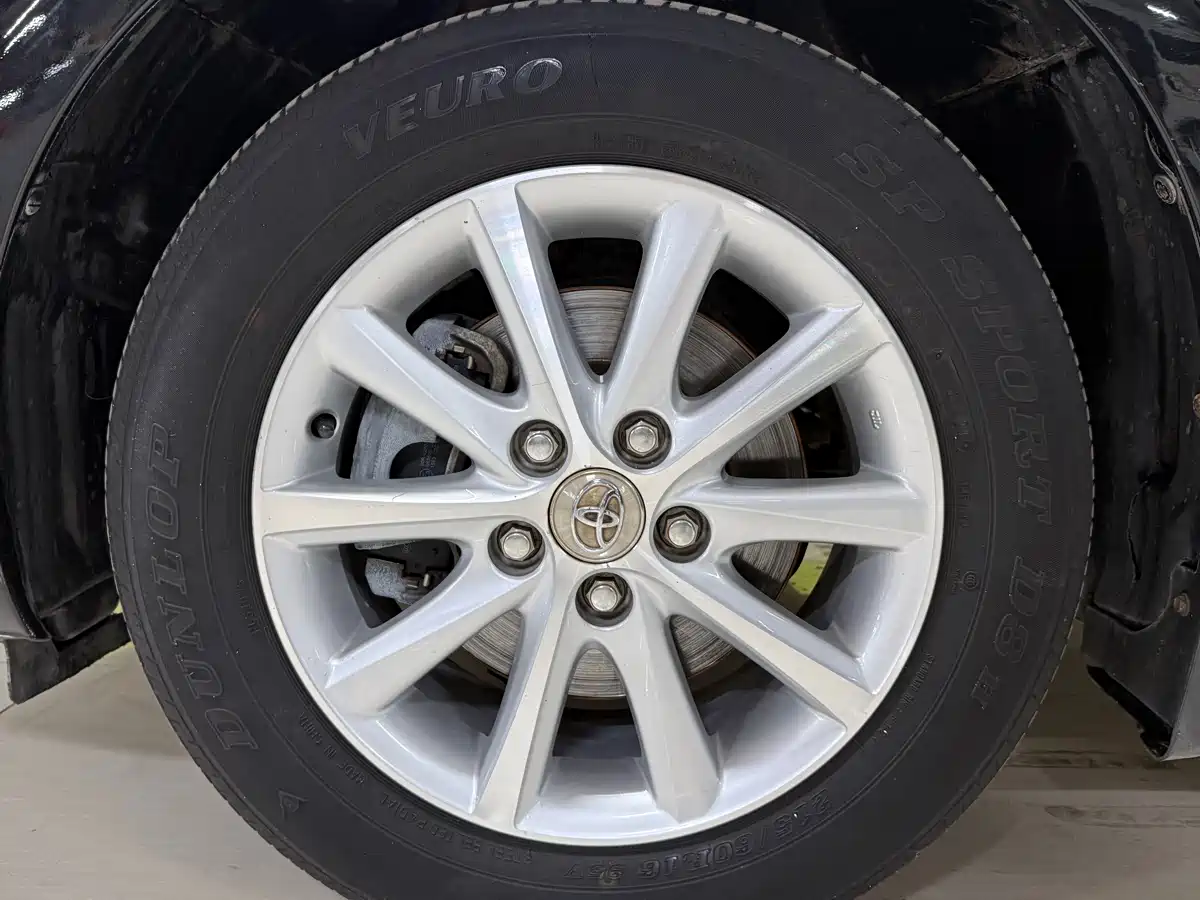 Toyota Camry 2013 200G Classic Luxury Edition фото 8