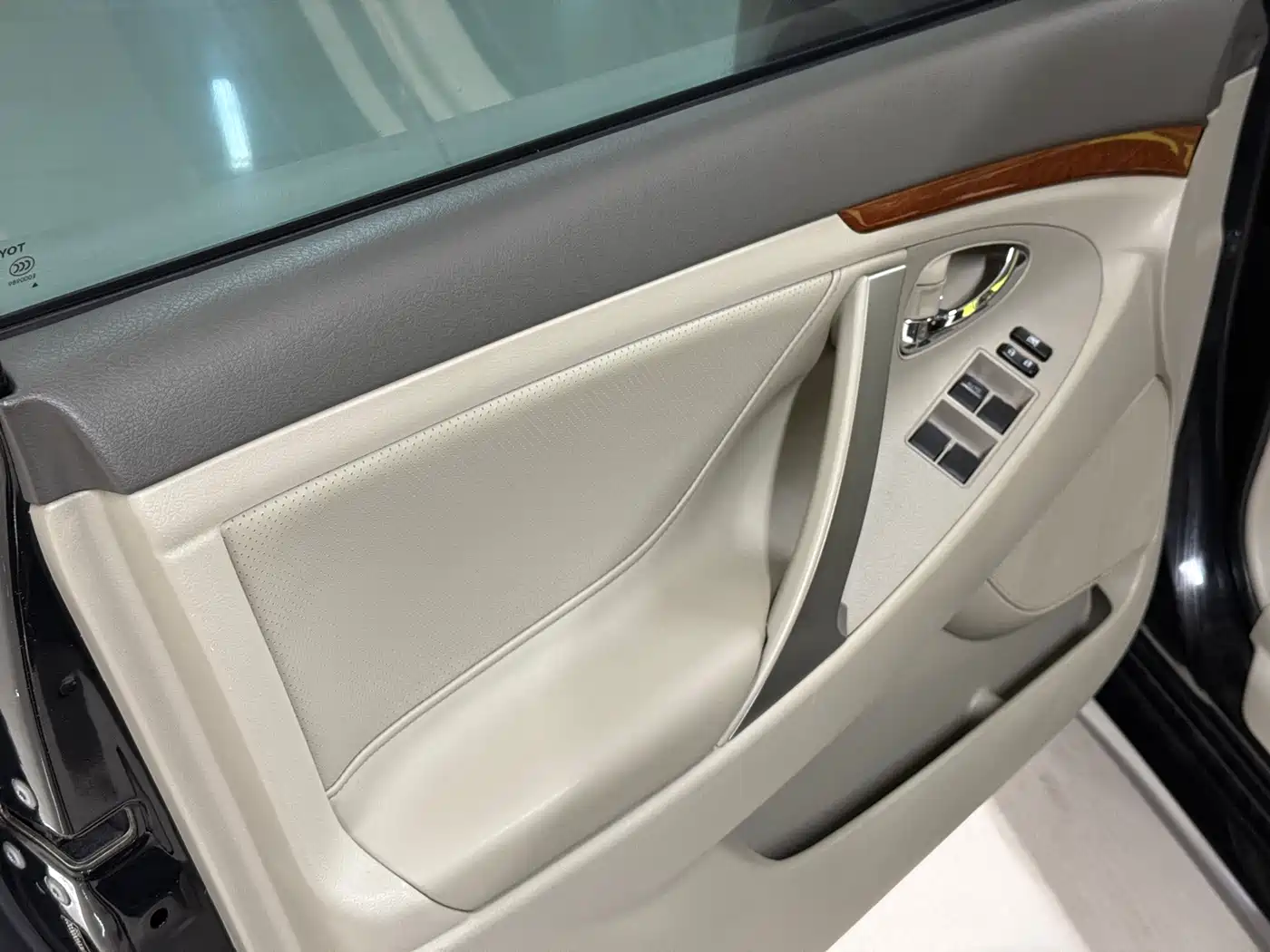 Toyota Camry 2013 200G Classic Luxury Edition фото 17