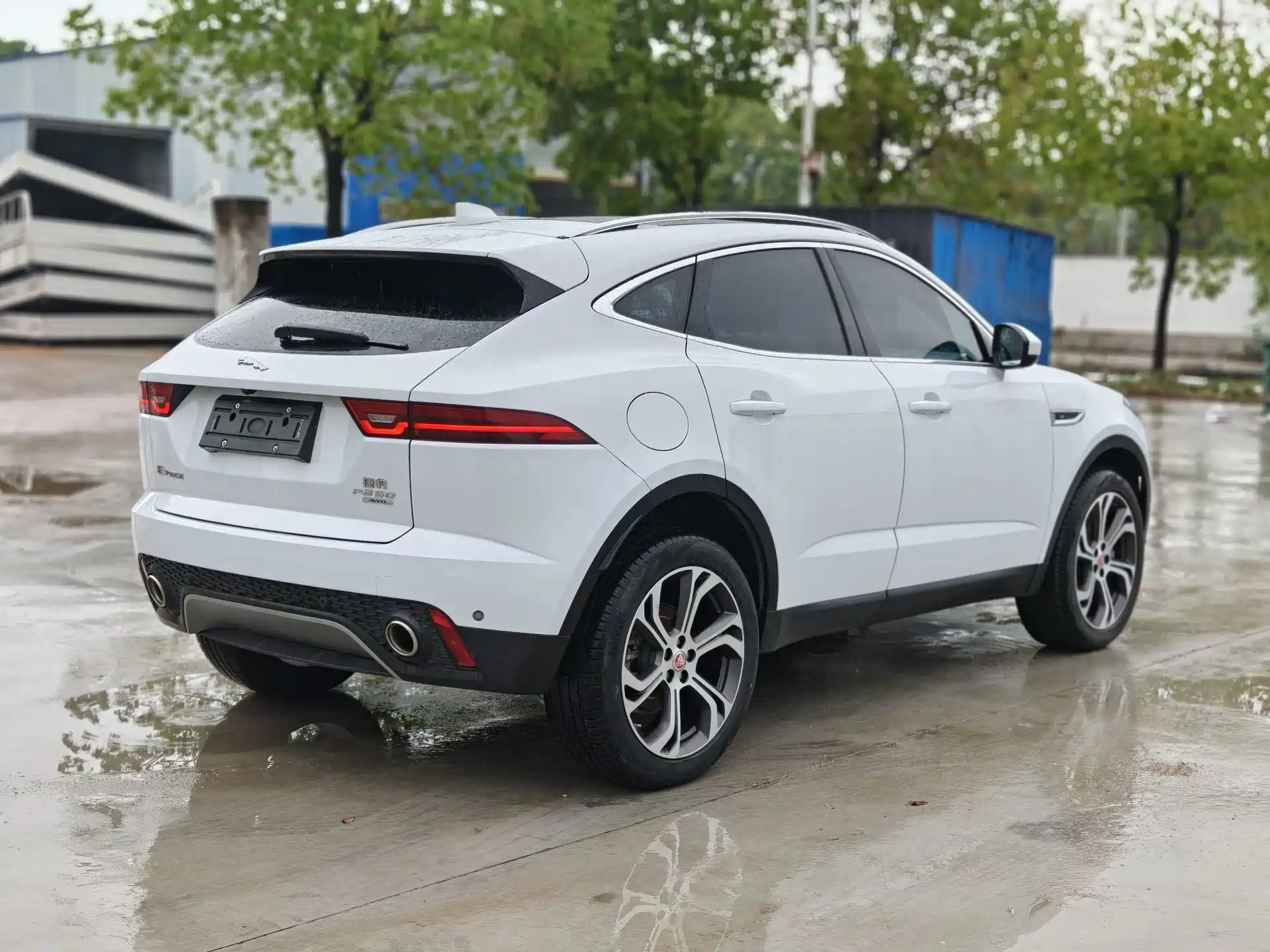 Фото 6 - Jaguar E-PACE
