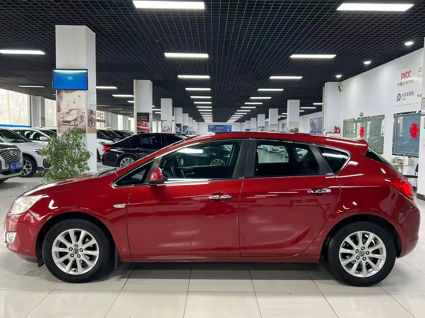 Buick Excelle 2014 XT 1.6L Automatic Fashion фото 3