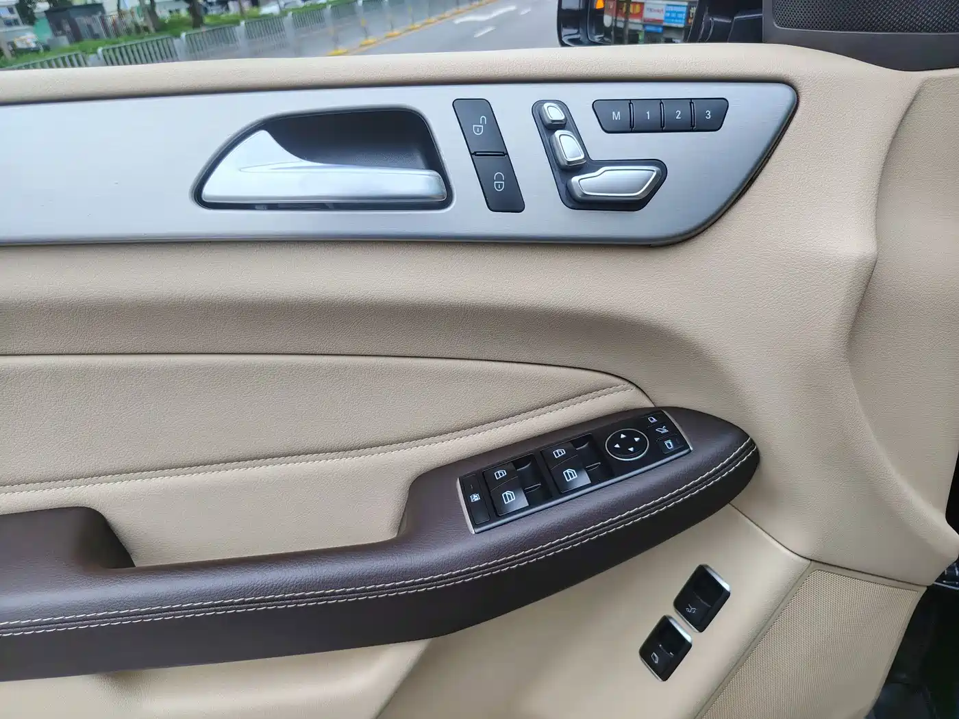 Mercedes-Benz GLS 2016 GLS 400 4MATIC Dynamic фото 17