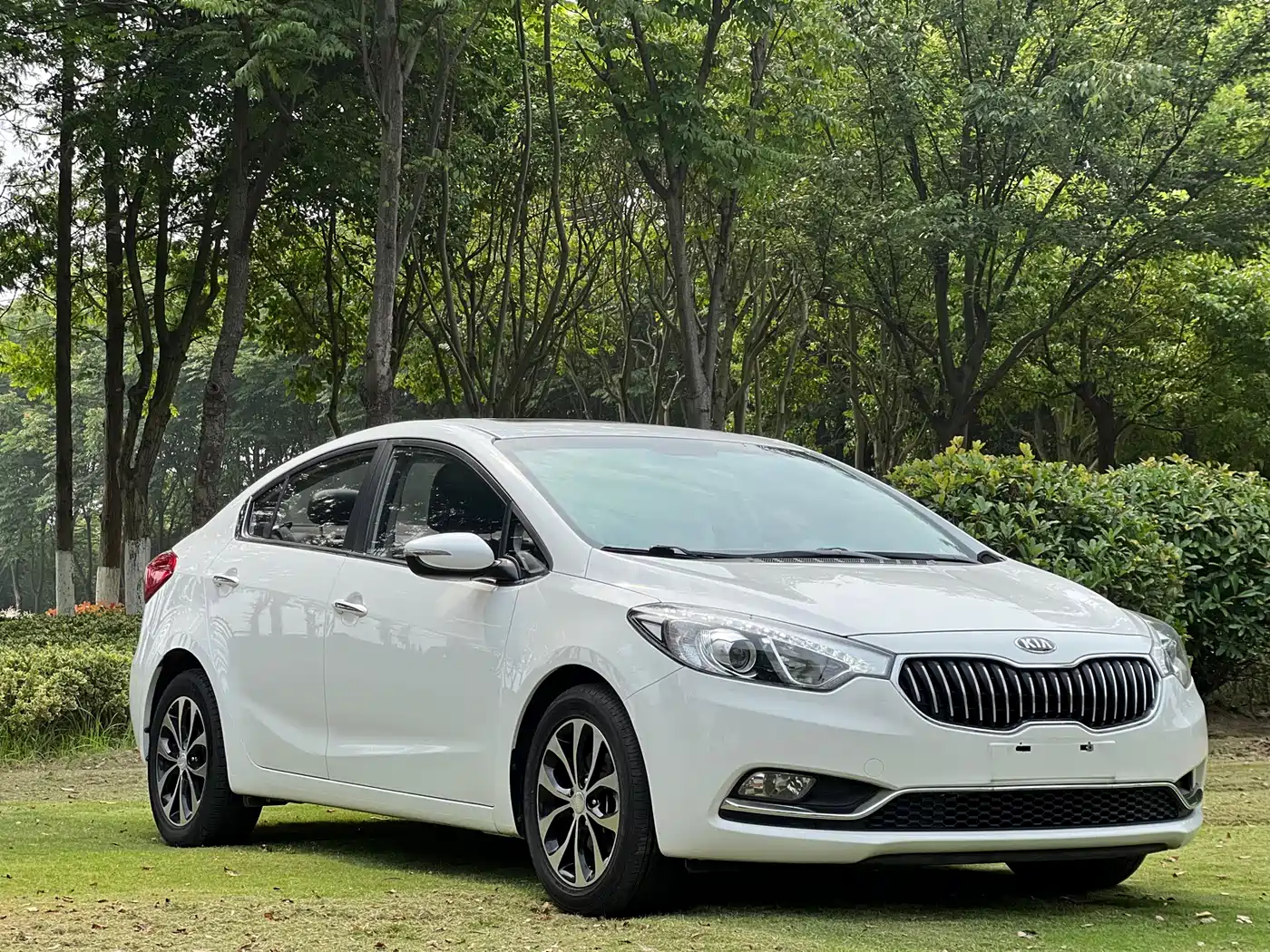 Kia K3 2013 1.6L Automatic GLS фото 3