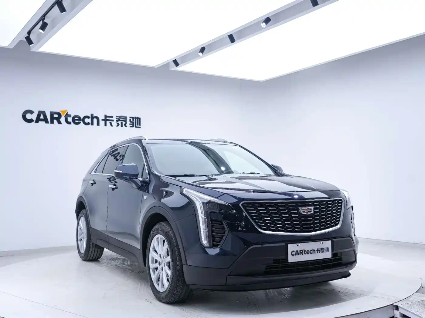 Cadillac XT4 2022 28T FWD Style фото 2