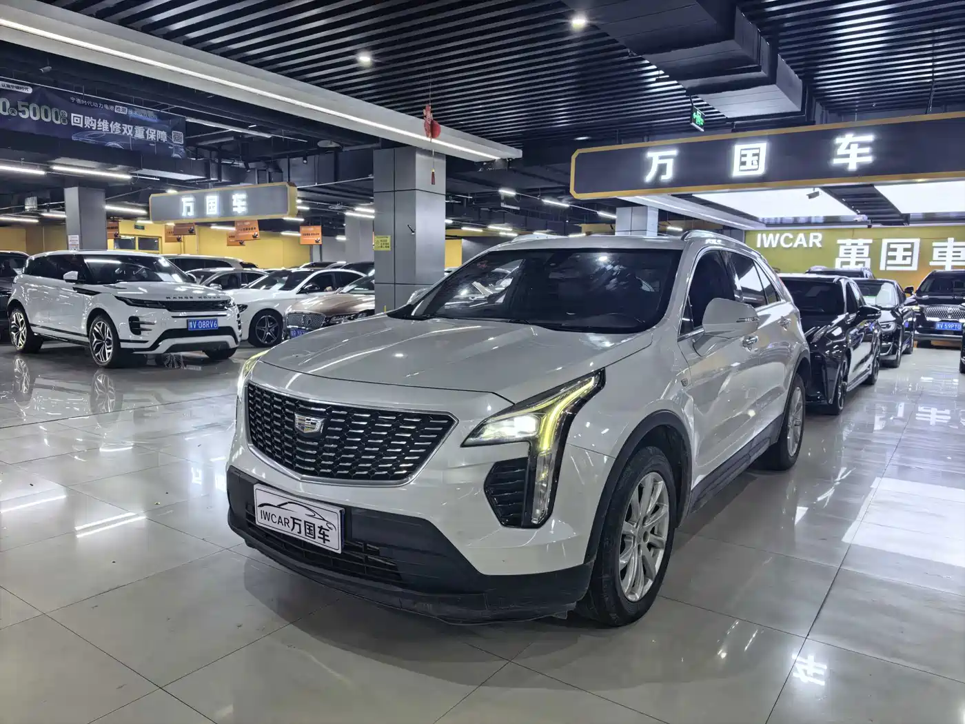 Фото 1 - Cadillac XT4