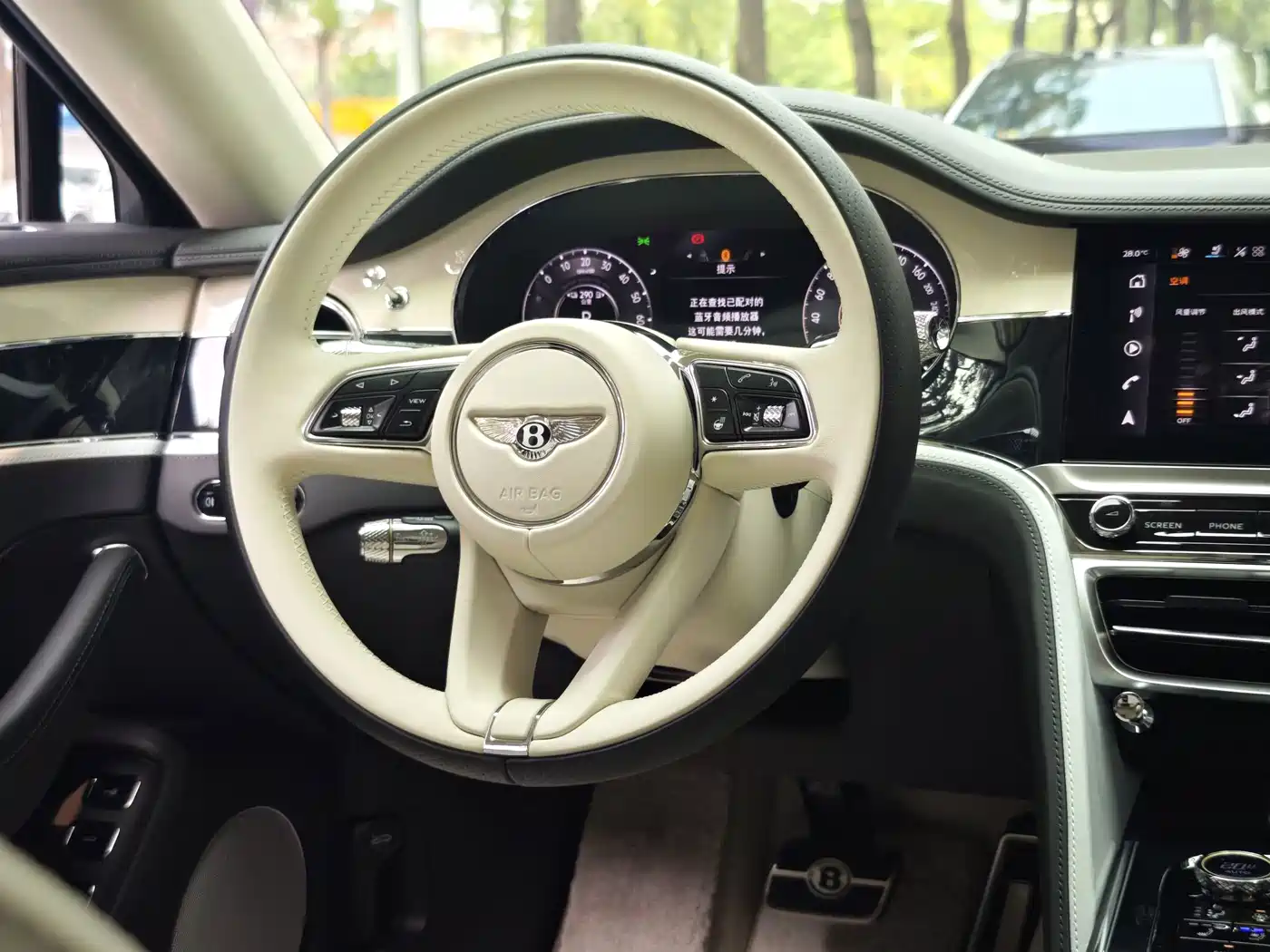 Bentley Flying Spur Plug-in Hybrid 2025 2025 Model Year 4.0T V8 Mulliner