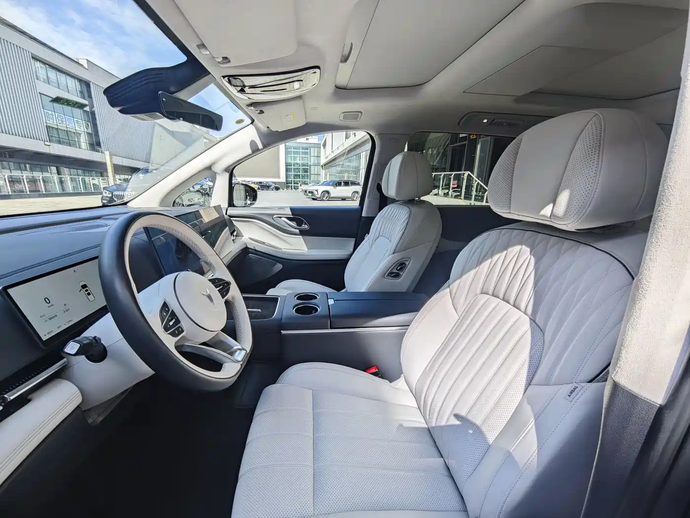 Voyah Auto Voyah Dreamer 2025 PHEV AWD Flagship Kunpeng Edition фото 24