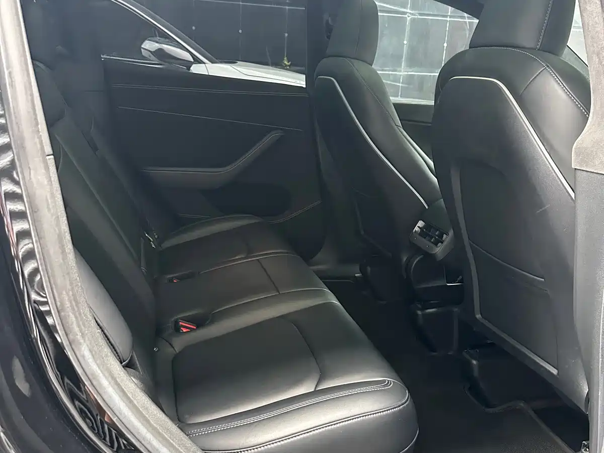 Фото 11 - Tesla Model Y