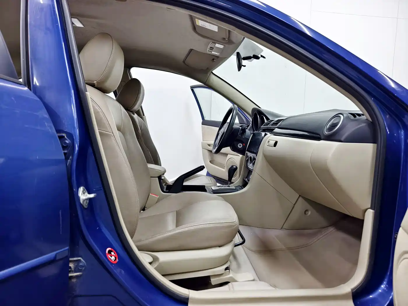 Photo 13 - Mazda 3
