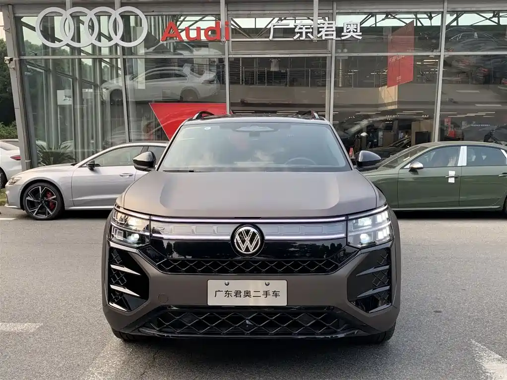 Volkswagen Teramont 2025 Teramont Pro 450TSI 4WD Summit Edition фото 2