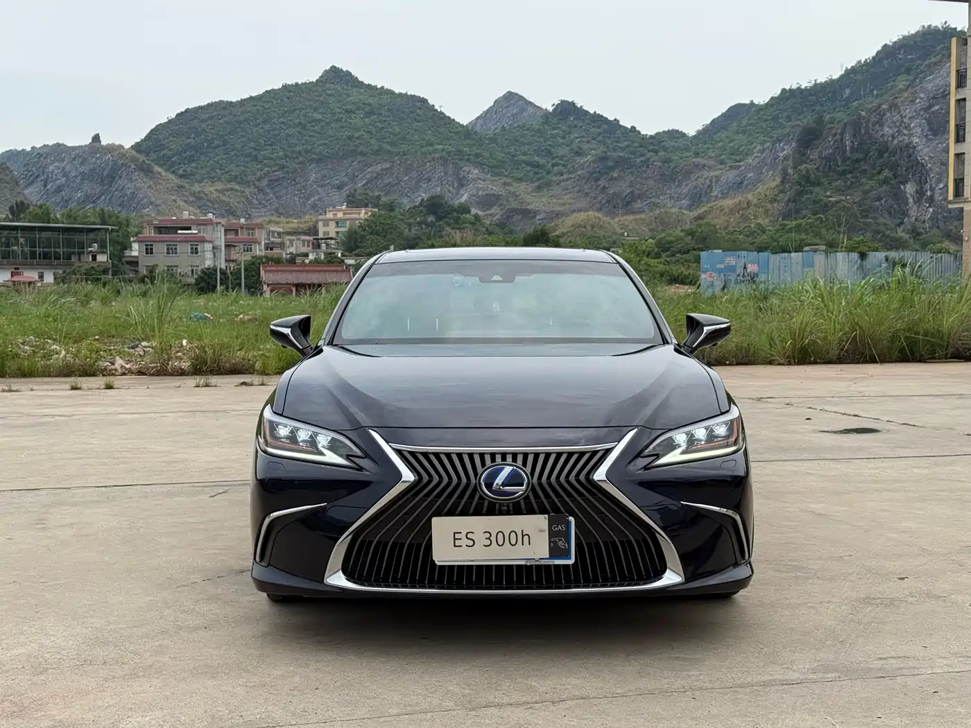 Lexus ES 2020 300h Ultimate Edition фото 2