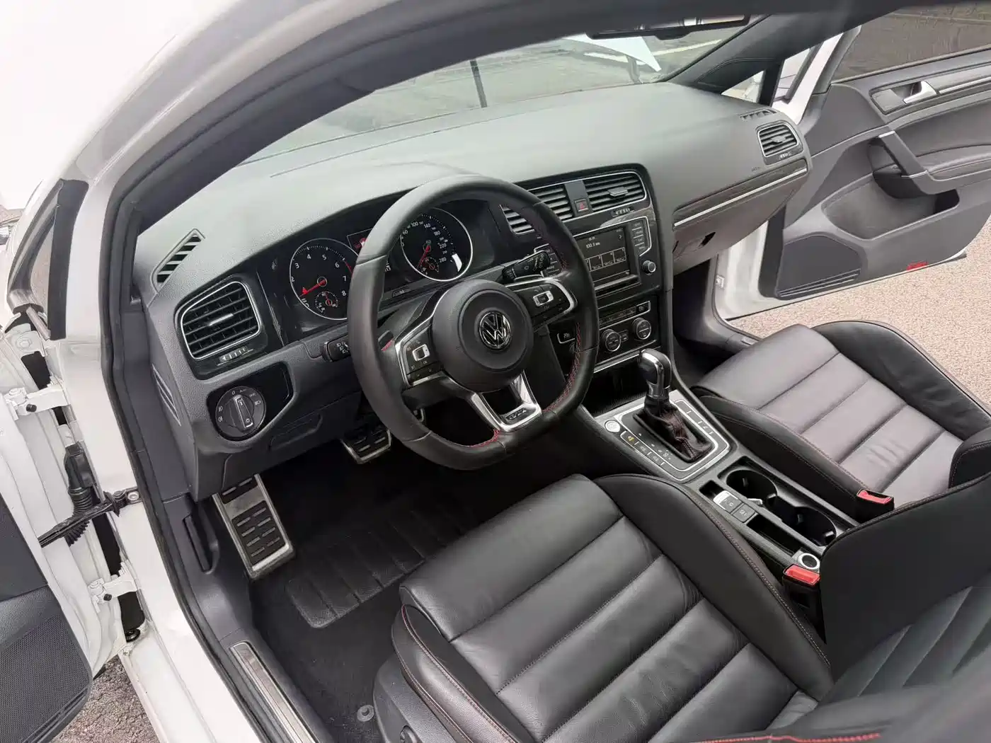 Volkswagen Golf GTI 2016 2.0TSI GTI фото 16