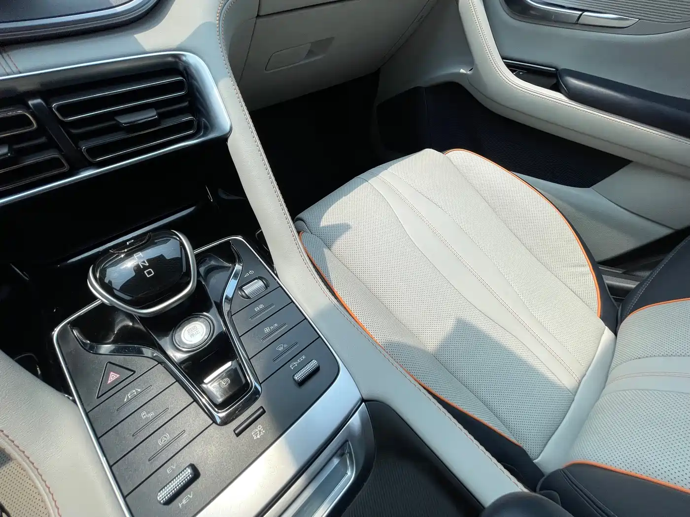 BYD Song PLUS PHEV 2021 DM-i 110KM Flagship PLUS фото 10
