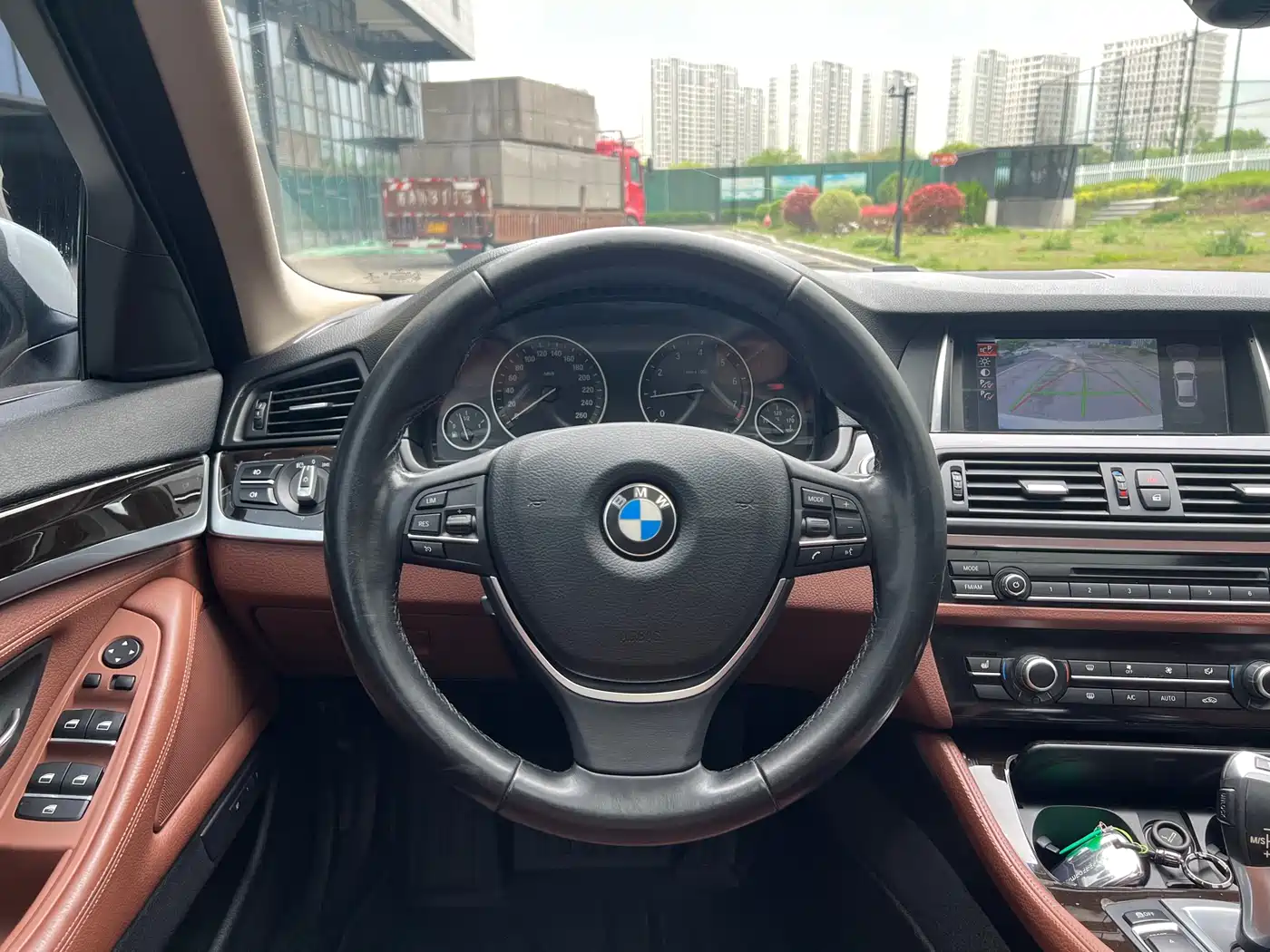 BMW 5 Series 2017 525Li Leading Edition фото 13