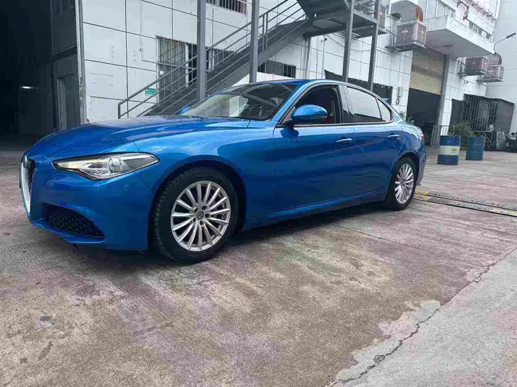 Alfa Romeo Giulia 2019 2017 2.0T 200HP Elite Edition