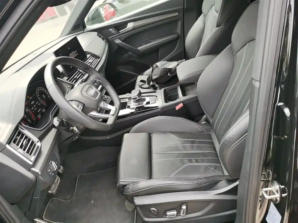 Audi Q5L 2024 Model 45 TFSI Luxury Dynamic фото 22