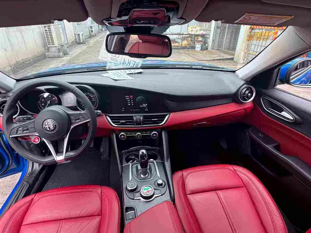 Alfa Romeo Giulia 2019 2017 2.0T 200HP Elite Edition