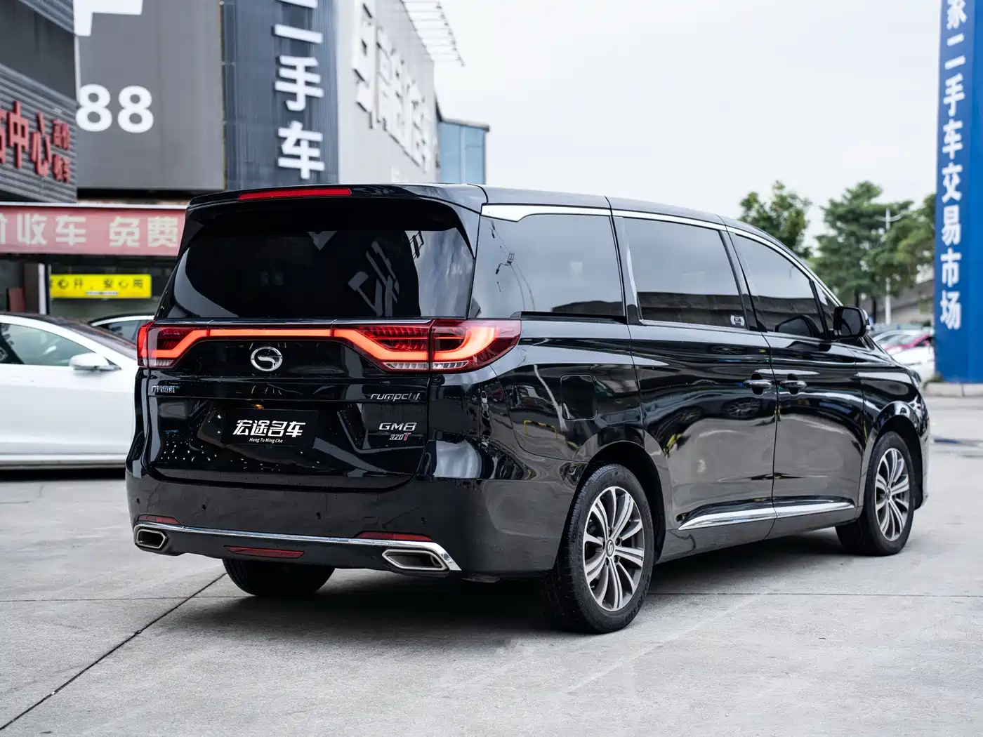 GAC Trumpchi Trumpchi M8 2018 320T Premium Edition фото 4