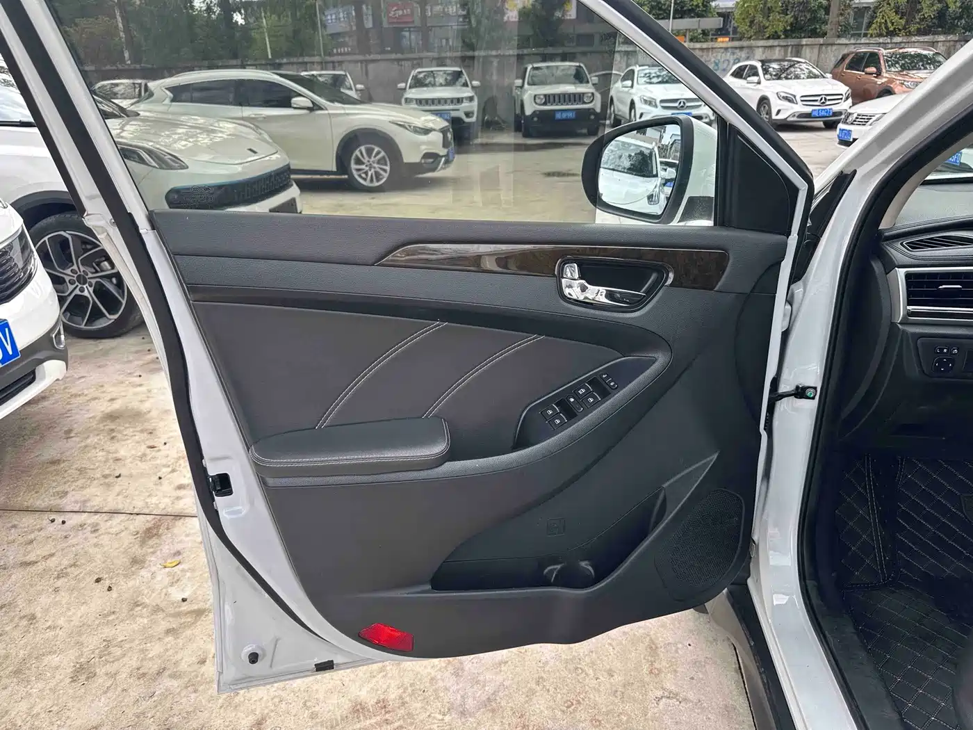 Dongfeng Fengguang Fengguang 580 2019 2020 1.5T CVT Luxury