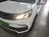 Фото 24 - Geely Vision X3