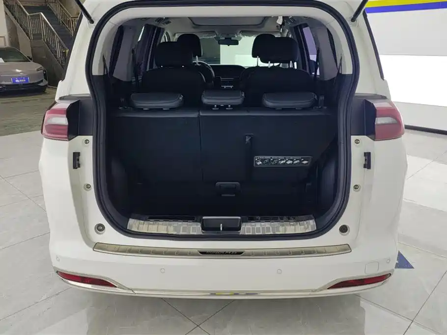 GAC Trumpchi Trumpchi M6 2021 270T DCT Premium Edition (7-seater) фото 4